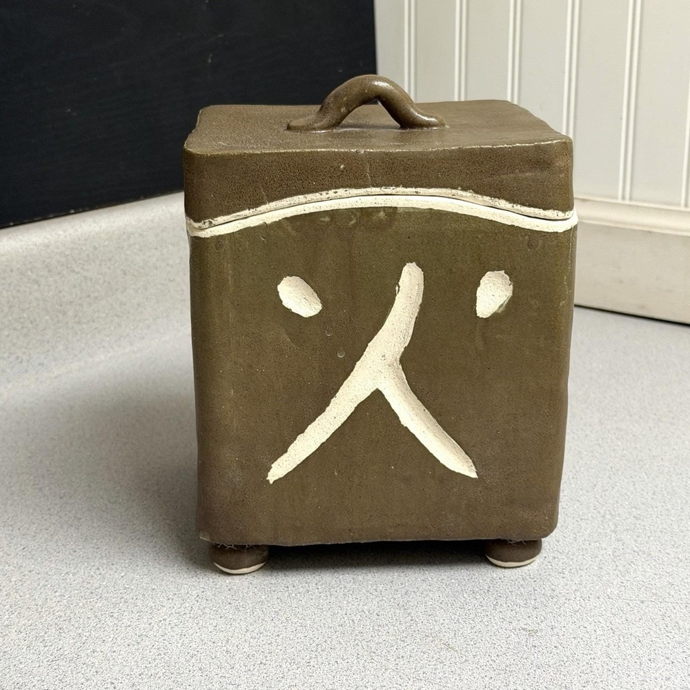 Vintage Handcrafted Japanese Olive Green Square Storage Box Lid Footed 9" Signed - Picture 5 of 12